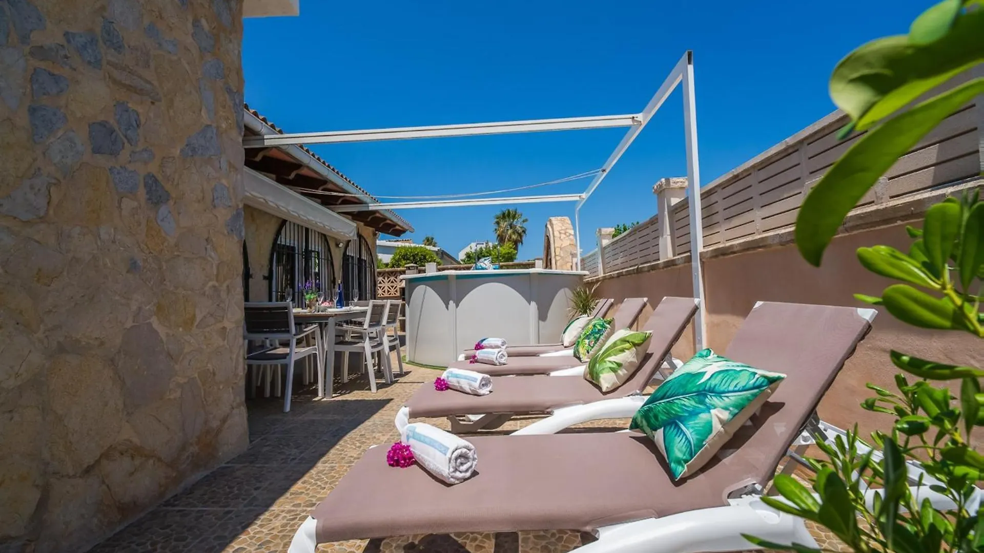 Charming Holiday Home For 6 Guests Alcúdia España