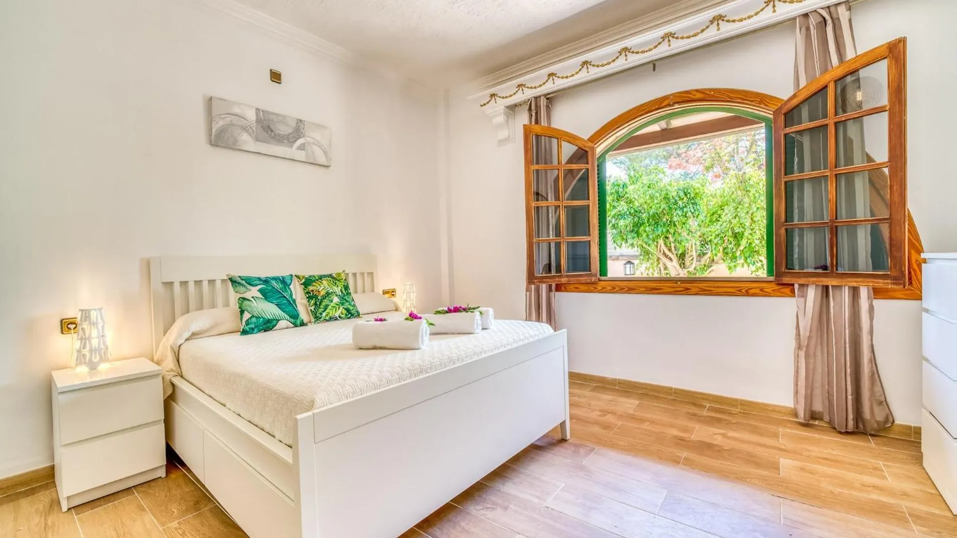 Charming Holiday Home For 6 Guests 알쿠디아