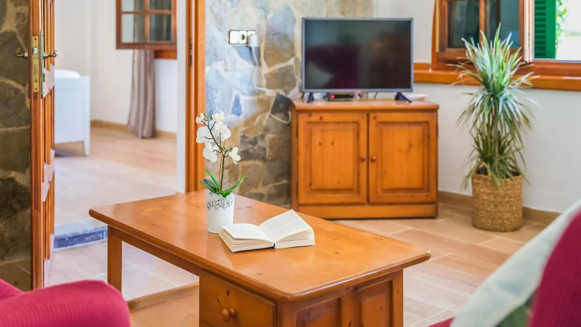 Charming Holiday Home For 6 Guests Alcúdia