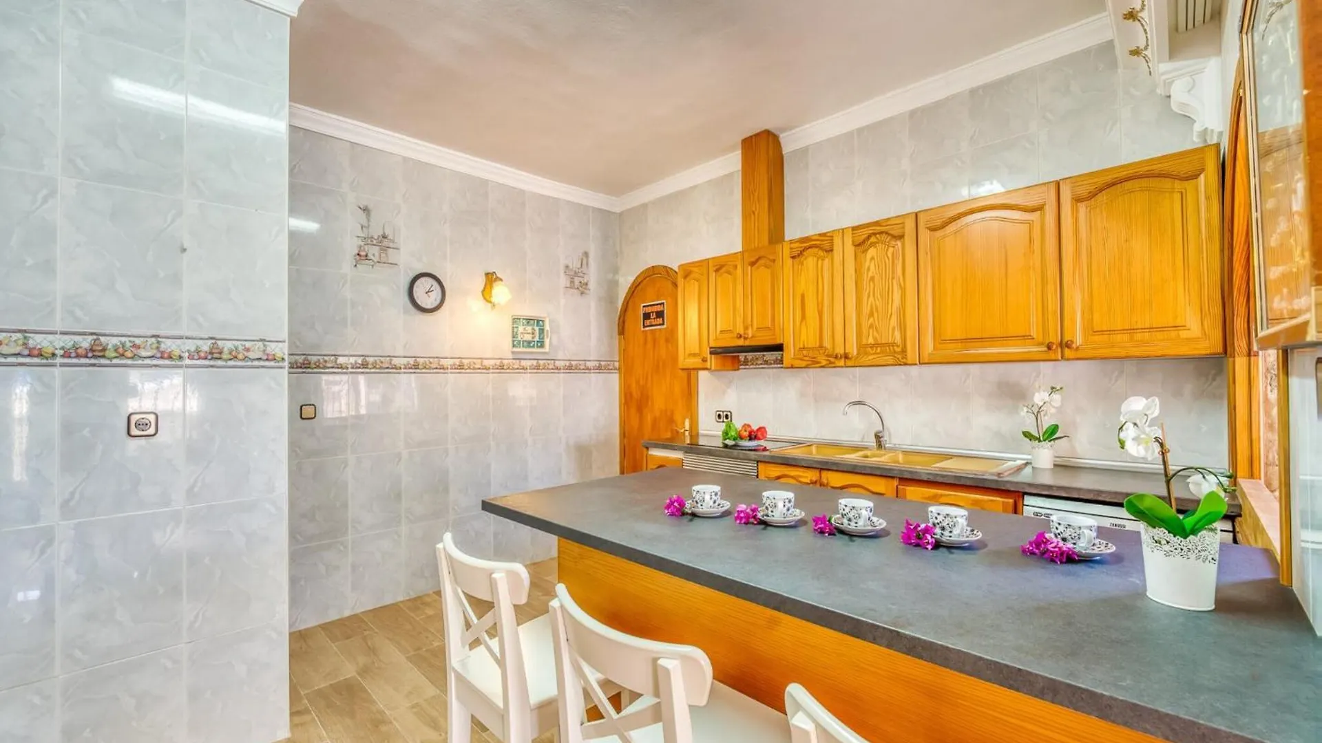 Charming Holiday Home For 6 Guests 알쿠디아